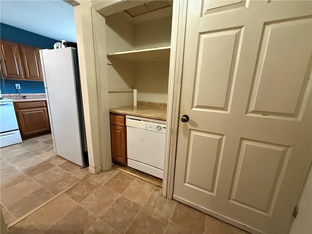 124 W Quincy Street — photo 12