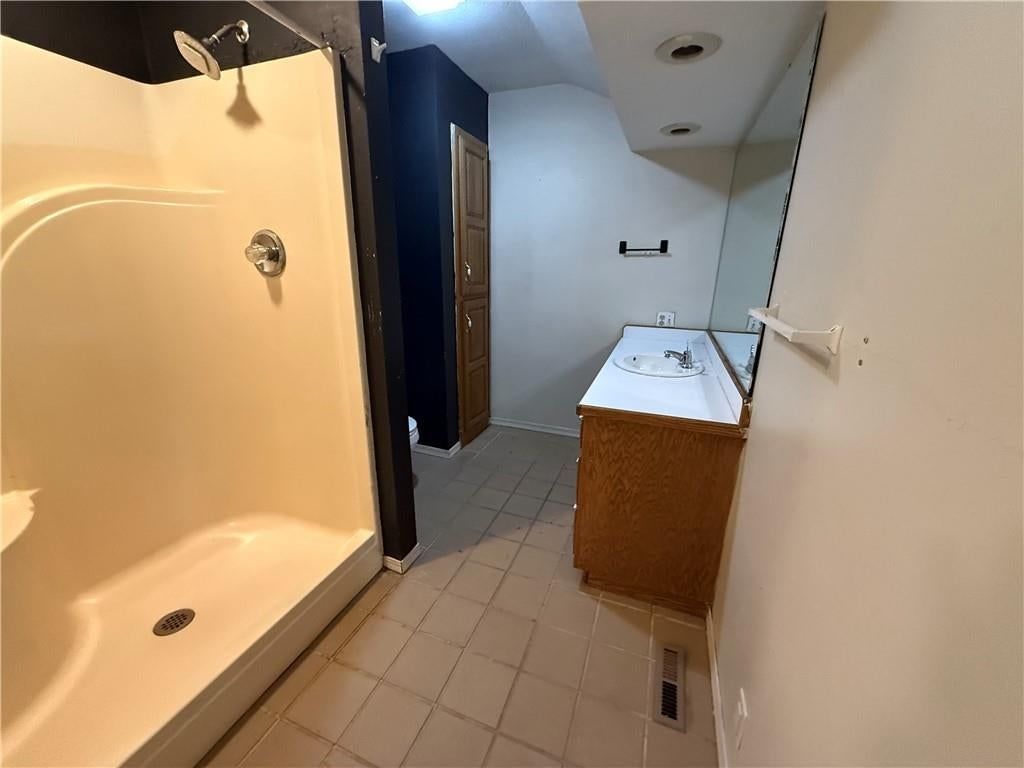124 W Quincy Street — photo 14