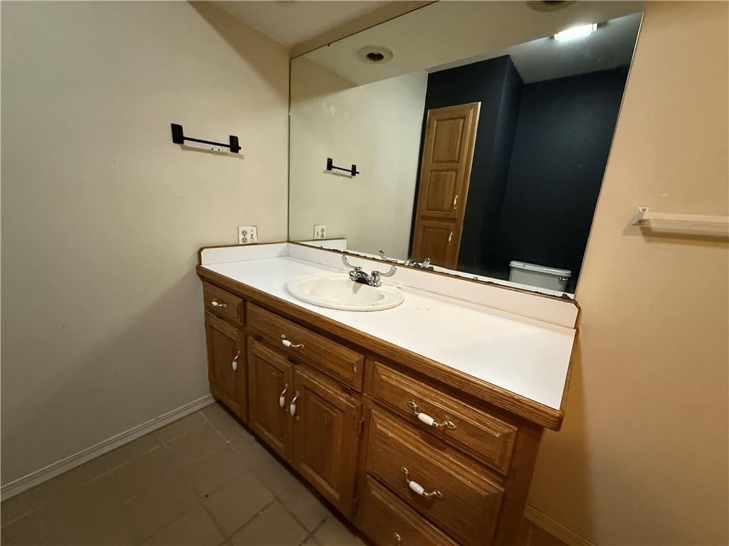 124 W Quincy Street — photo 16