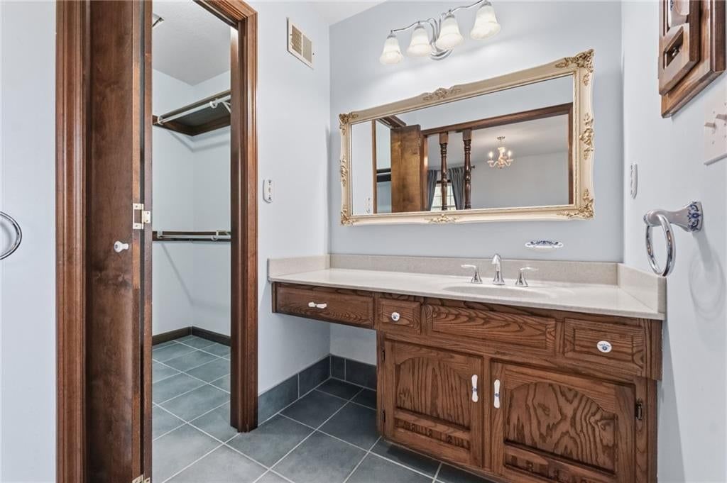 705 Sivley Street — photo 24