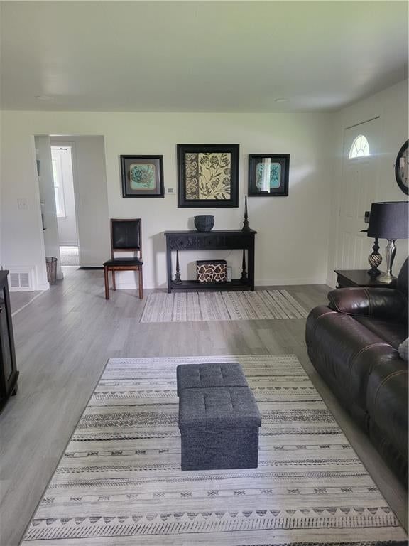 7711 Longwood Avenue — photo 4
