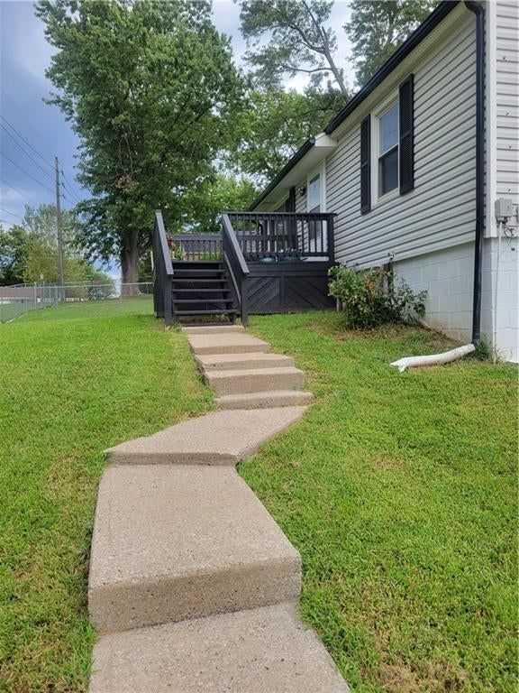 7711 Longwood Avenue — photo 21