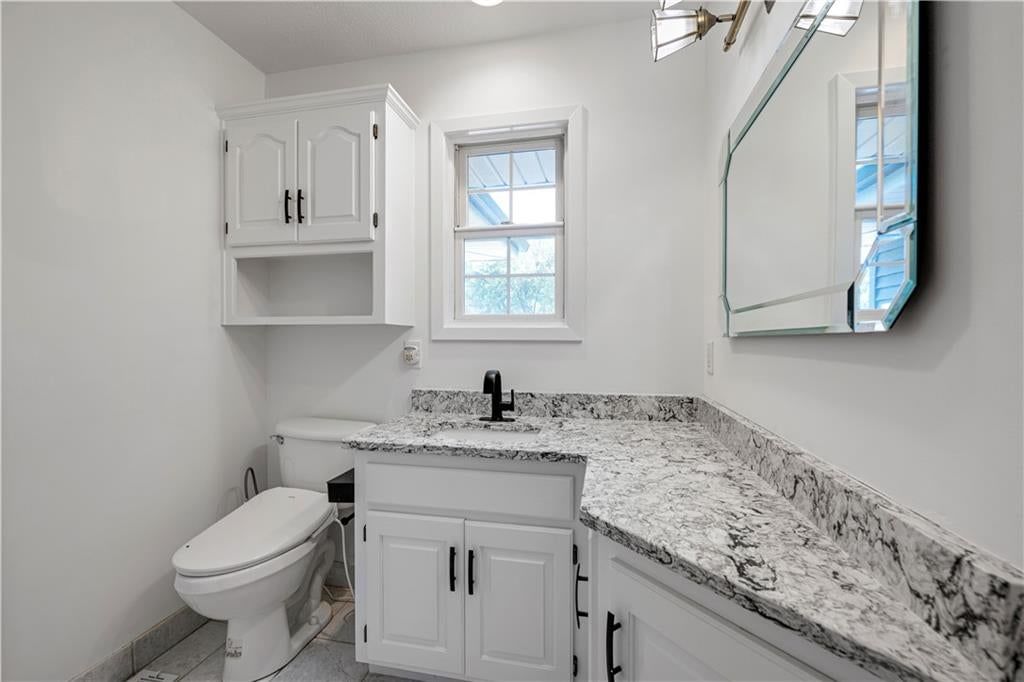 Photo 12 of 38, 5902 noland Road, Shawnee, KS 66216