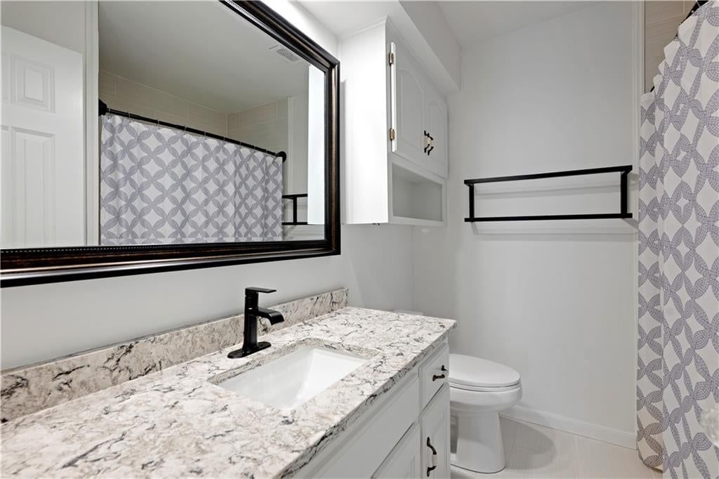 Photo 23 of 38 - 5902 noland Road, Shawnee, KS 66216