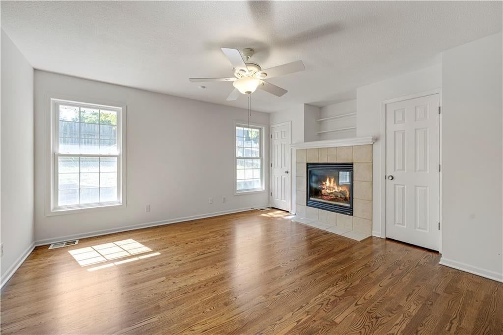 Photo 10 of 38 - 5902 noland Road, Shawnee, KS 66216