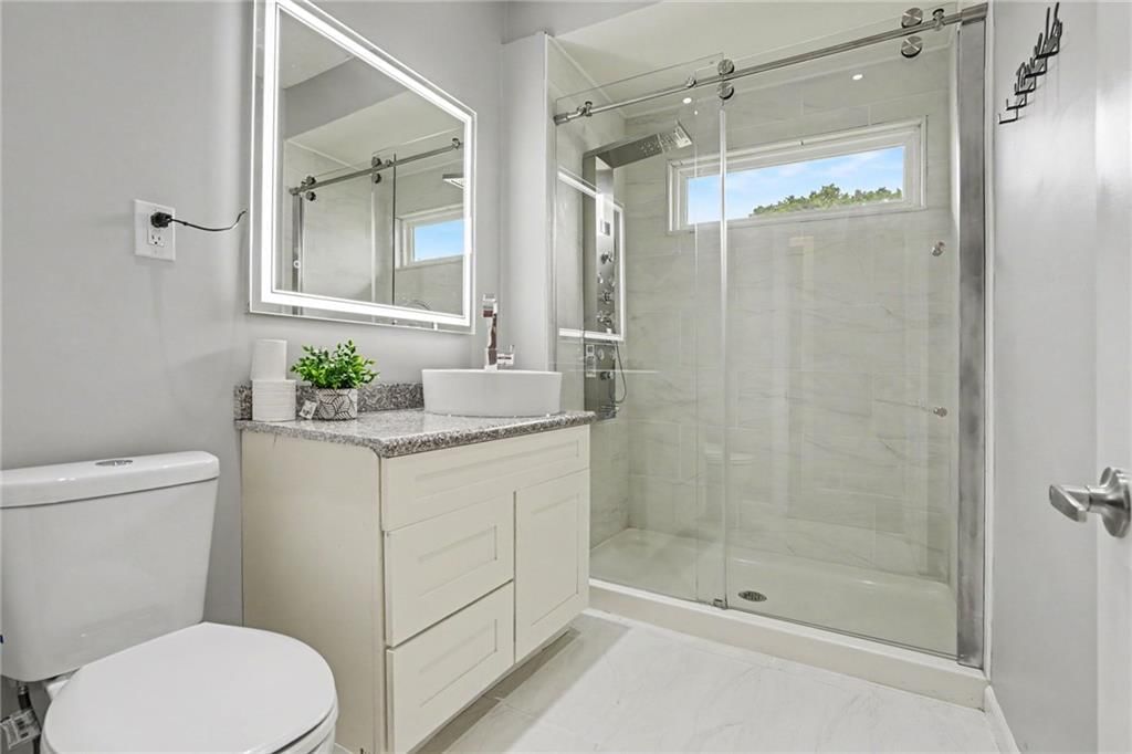 4002 S Benton Avenue — photo 10