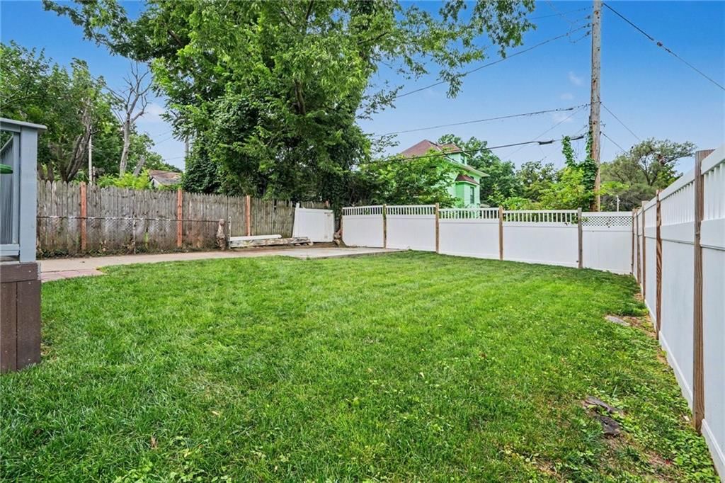 4002 S Benton Avenue — photo 18