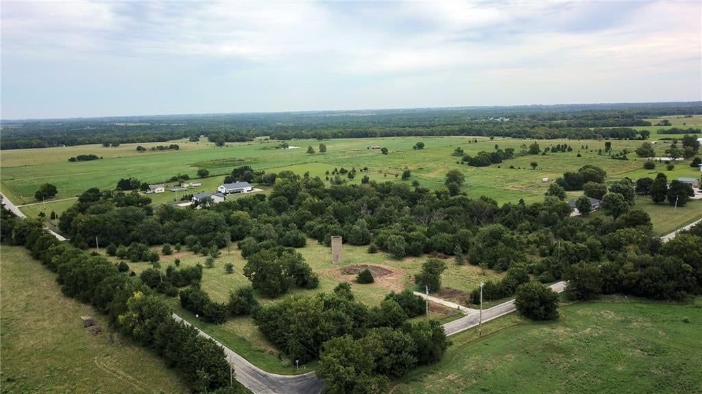 12496 W 271st Street, Louisburg, KS