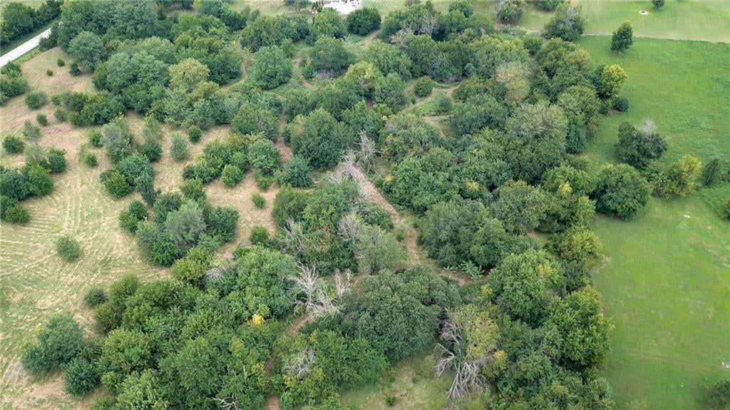 Photo 4 of 7 - 12496 W 271st Street, Louisburg, KS 66071