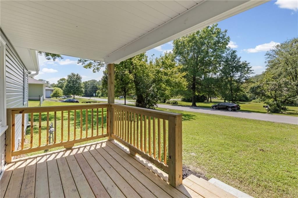 Photo 4 of 29 - 16109 Eastern Avenue, Belton, MO 64012