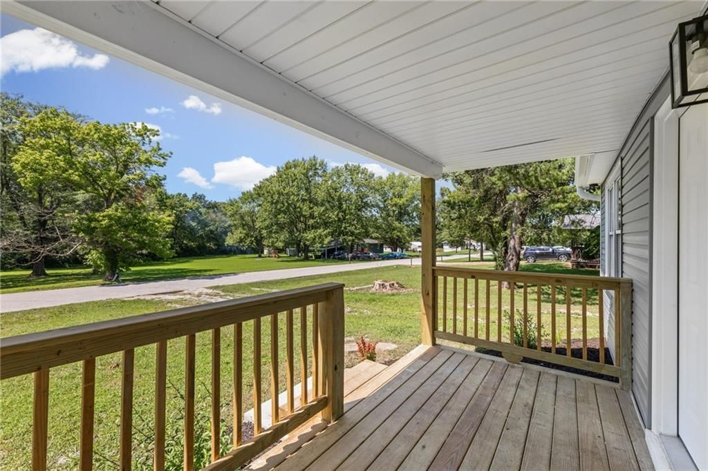 Photo 5 of 29, 16109 Eastern Avenue, Belton, MO 64012