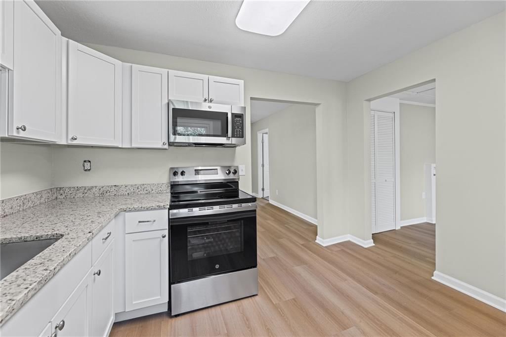 Photo 13 of 29 - 16109 Eastern Avenue, Belton, MO 64012
