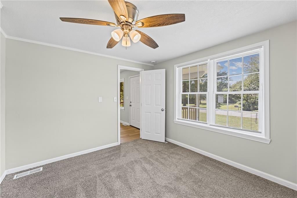 Photo 17 of 29 - 16109 Eastern Avenue, Belton, MO 64012