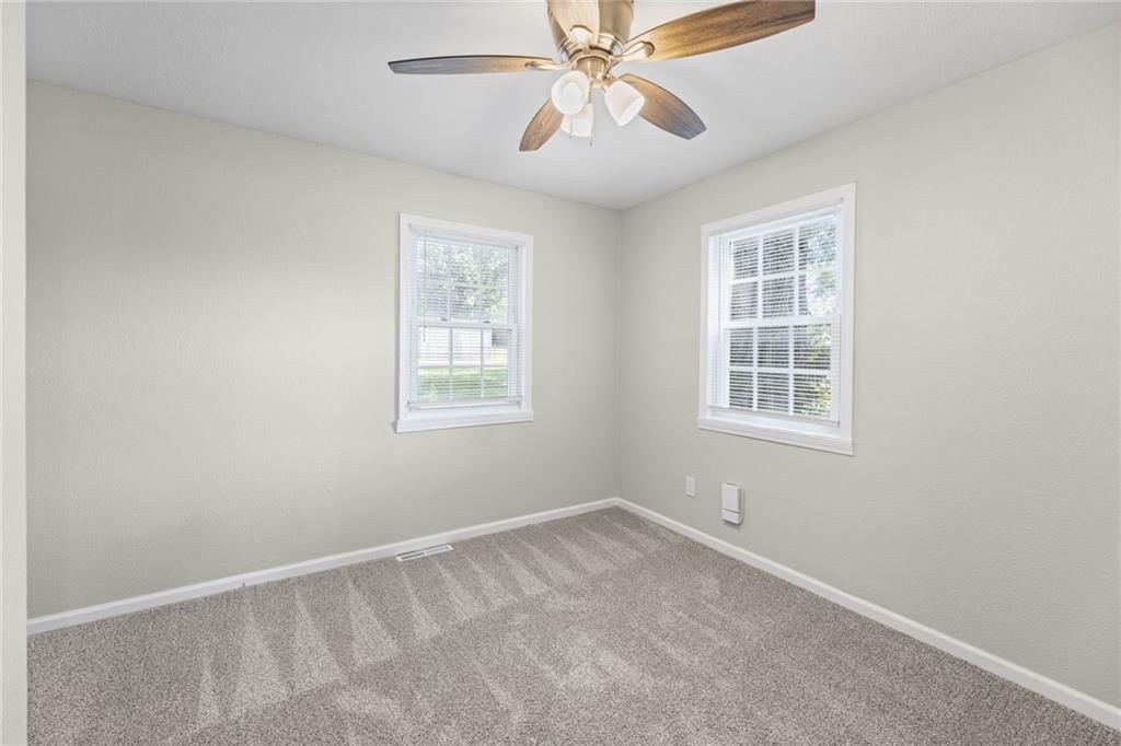 Photo 19 of 29 - 16109 Eastern Avenue, Belton, MO 64012