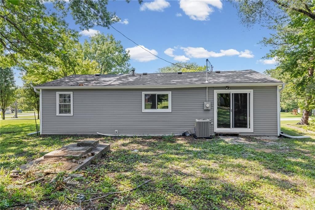Photo 26 of 29 - 16109 Eastern Avenue, Belton, MO 64012