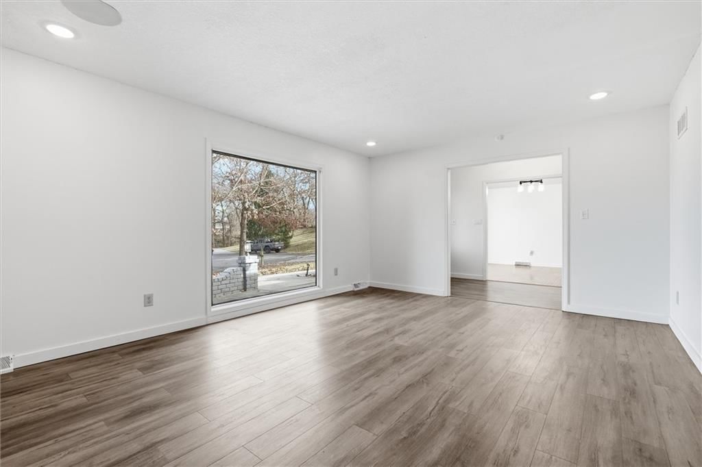 1038 N Woodland Court — photo 8