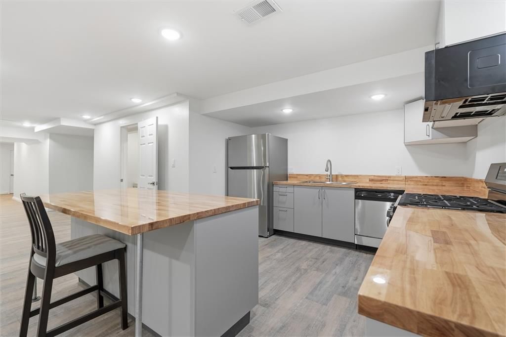 1038 N Woodland Court — photo 30