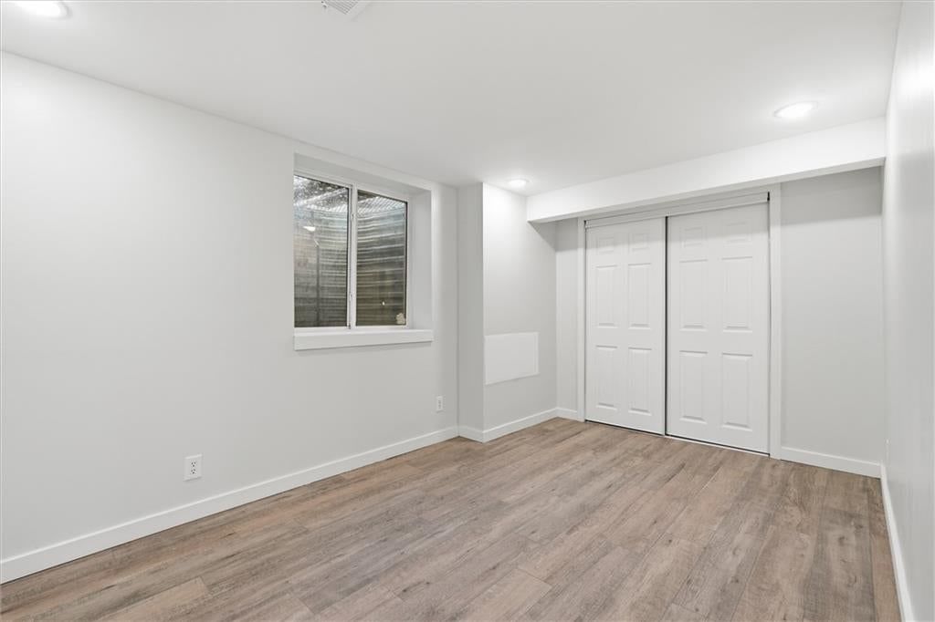 1038 N Woodland Court — photo 32