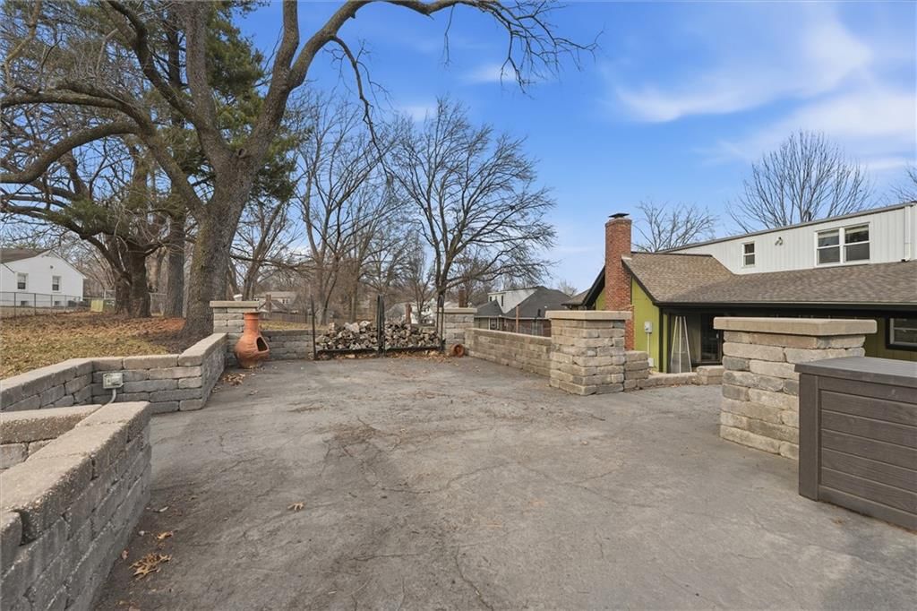 1038 N Woodland Court — photo 36