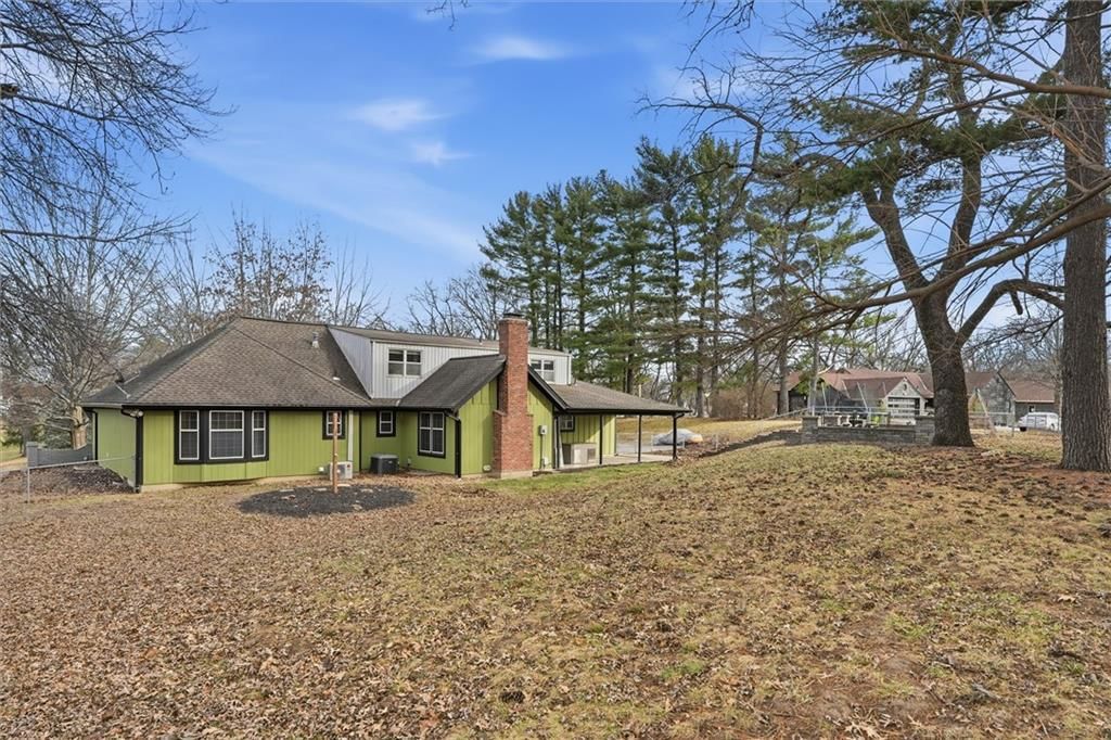 1038 N Woodland Court — photo 39
