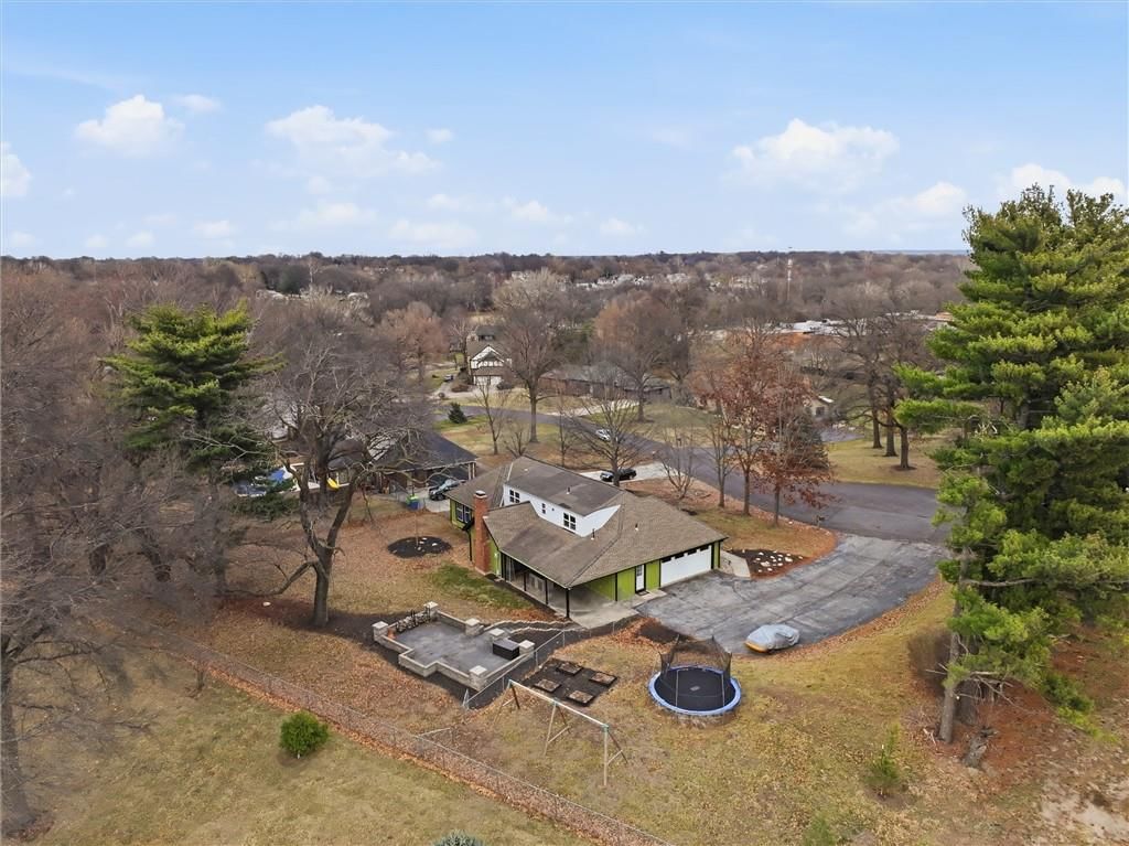 1038 N Woodland Court — photo 40