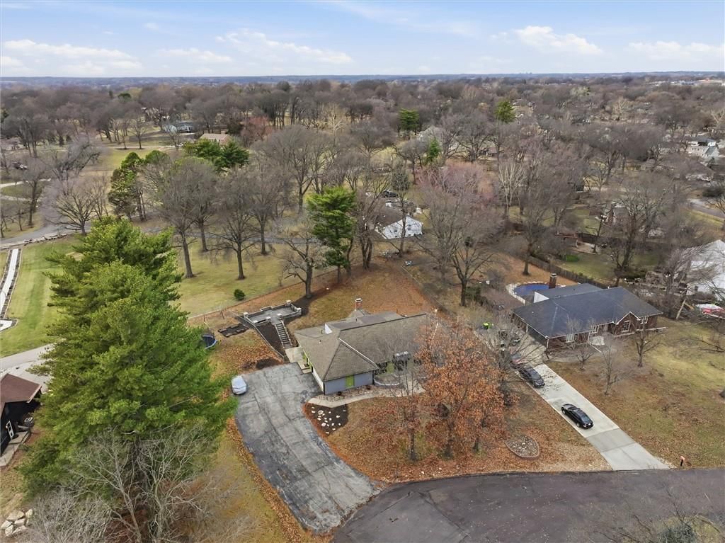 1038 N Woodland Court — photo 41