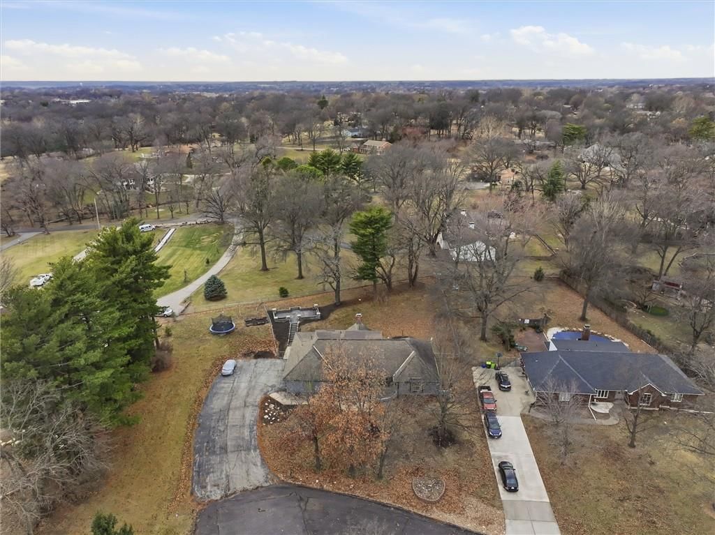 1038 N Woodland Court — photo 42