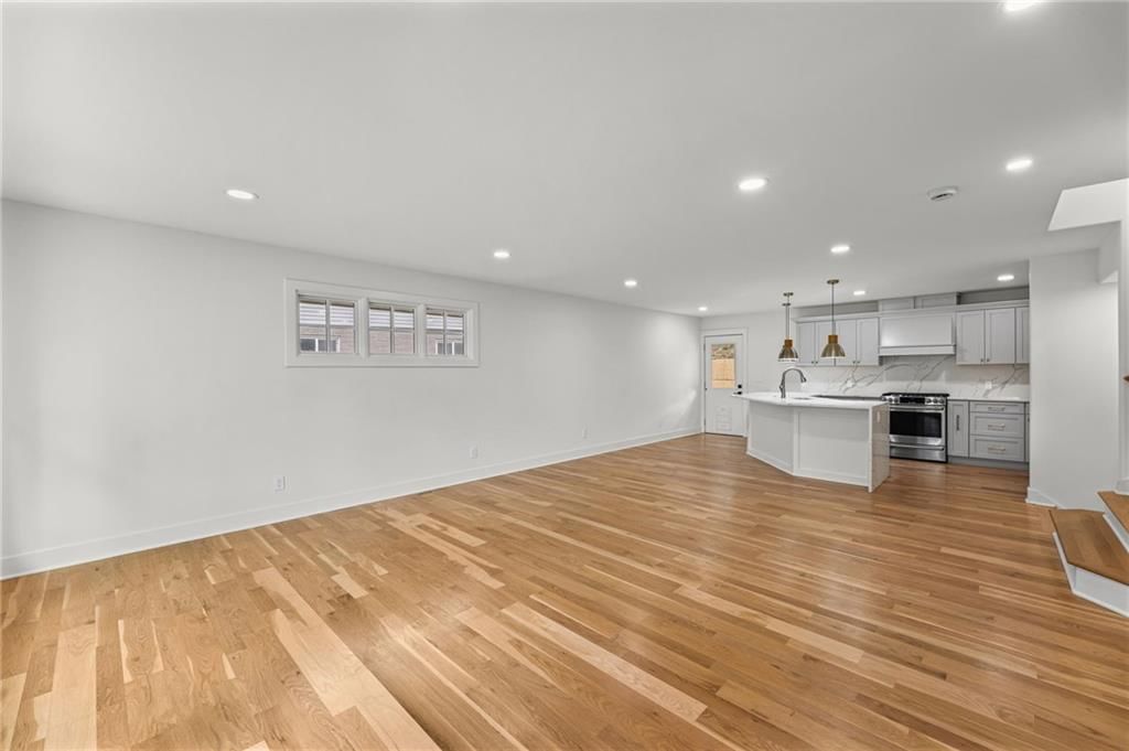 Photo 11 of 42 - 5657 W 50th Street, Mission, KS 66202