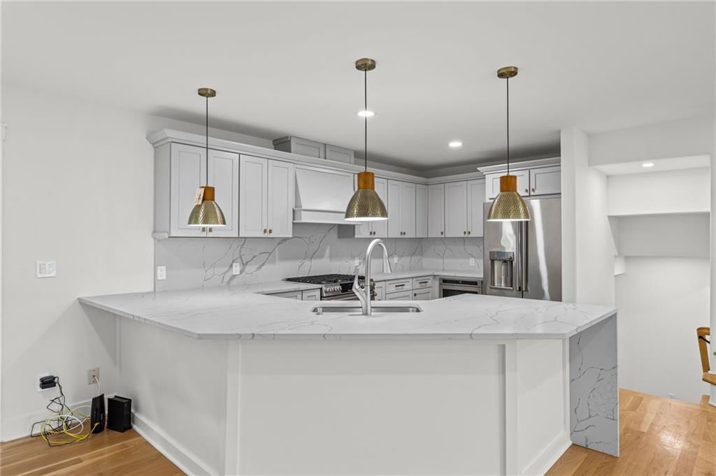 Photo 12 of 42 - 5657 W 50th Street, Mission, KS 66202