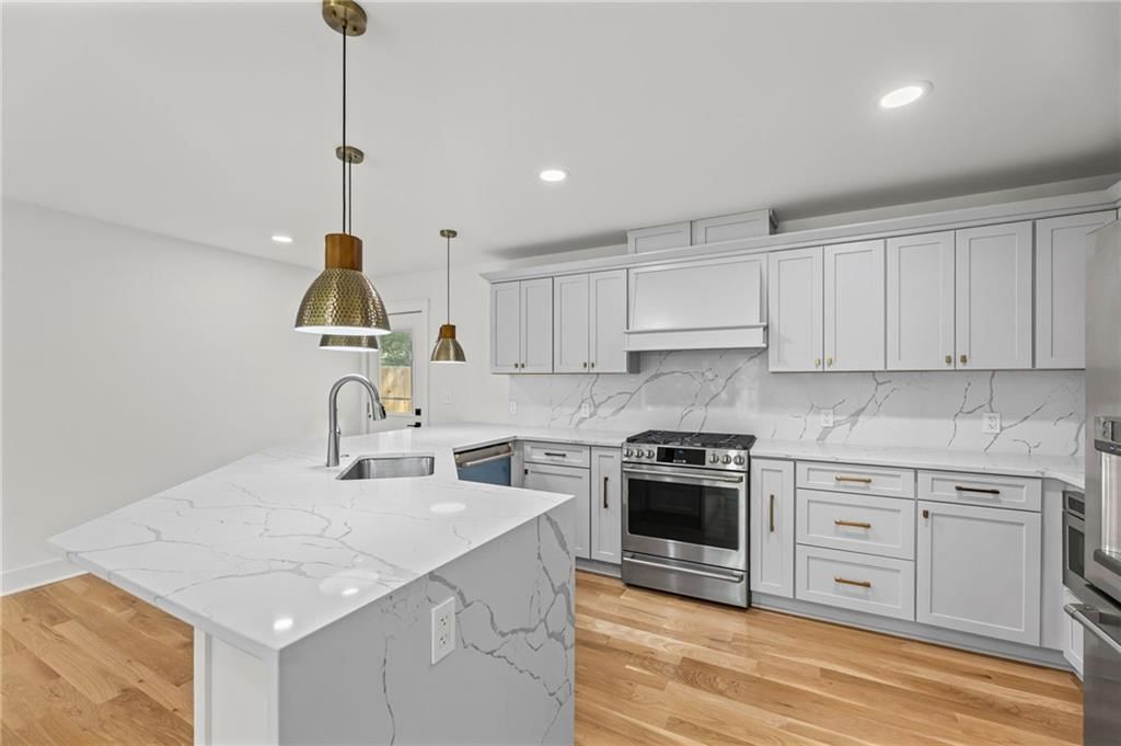 Photo 13 of 42 - 5657 W 50th Street, Mission, KS 66202