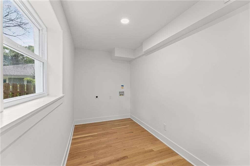 Photo 16 of 42 - 5657 W 50th Street, Mission, KS 66202