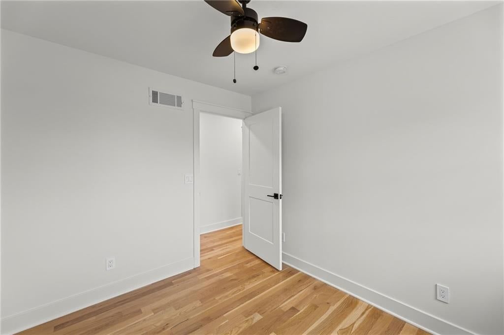 Photo 19 of 42 - 5657 W 50th Street, Mission, KS 66202