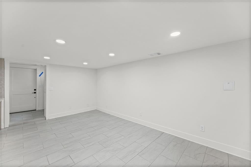 Photo 30 of 42 - 5657 W 50th Street, Mission, KS 66202