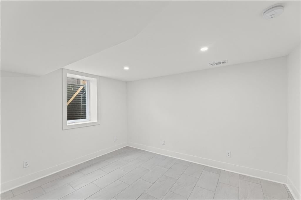 Photo 32 of 42 - 5657 W 50th Street, Mission, KS 66202