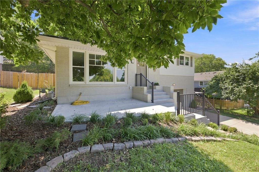 5657 W 50th Street, Mission, KS
