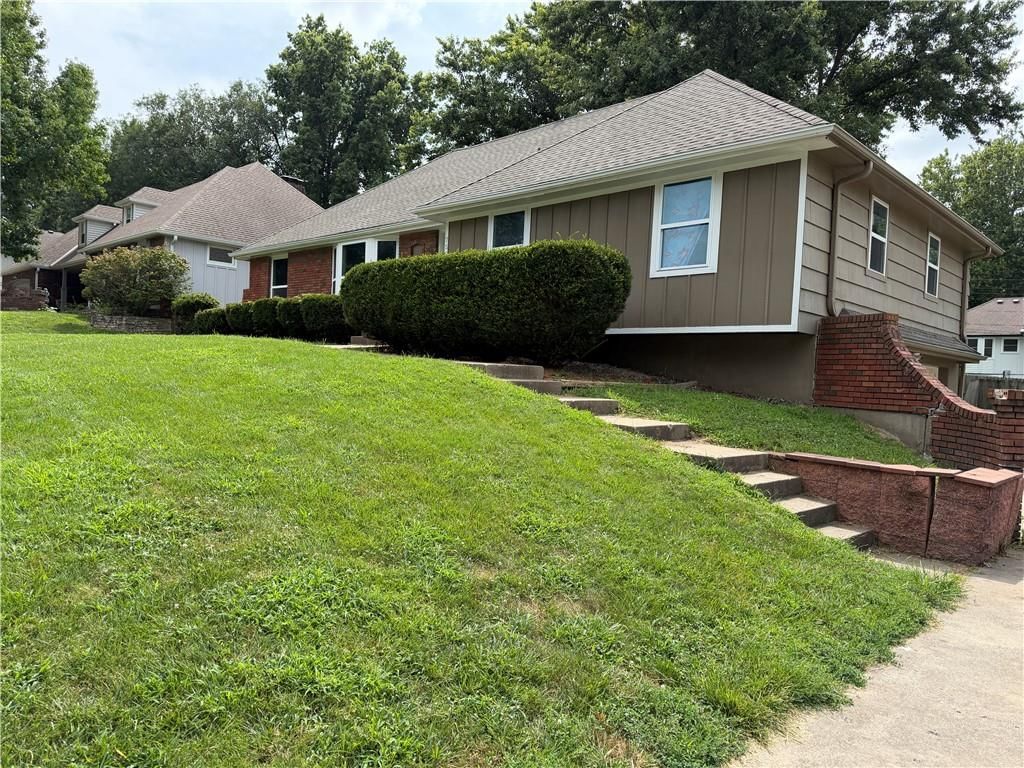 7504 Overton Avenue, Raytown, MO: listing photo 2