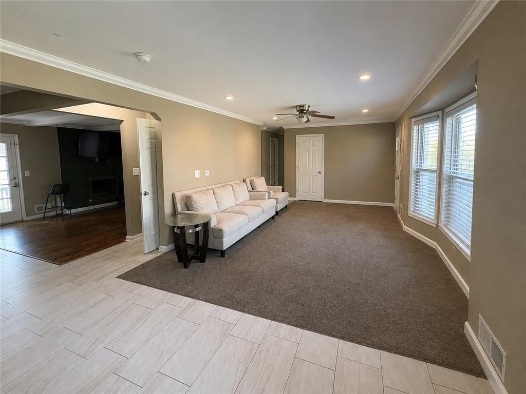 Photo 7 of 24 - 7504 Overton Avenue, Raytown, MO 64138