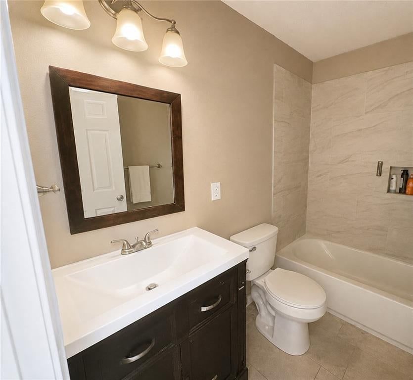 Photo 13 of 24 - 7504 Overton Avenue, Raytown, MO 64138