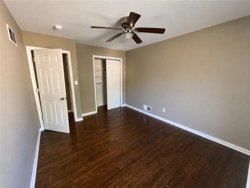Photo 14 of 24 - 7504 Overton Avenue, Raytown, MO 64138