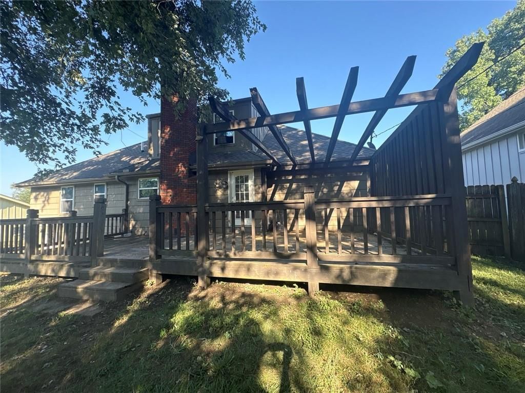 Photo 23 of 24 - 7504 Overton Avenue, Raytown, MO 64138