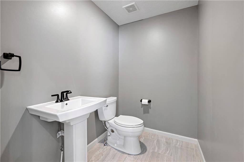 16420 Rosewood Street — photo 27