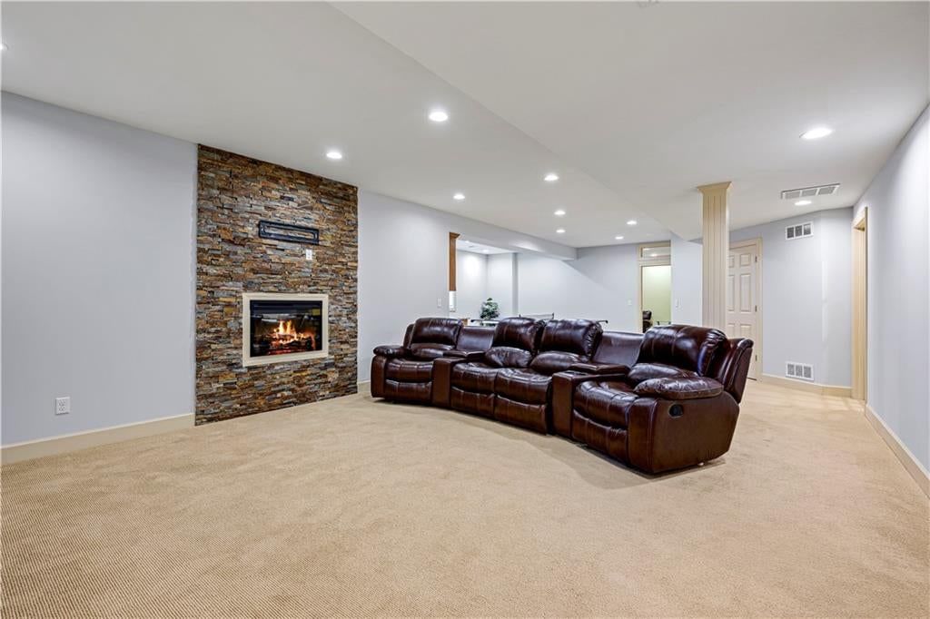 16420 Rosewood Street — photo 35