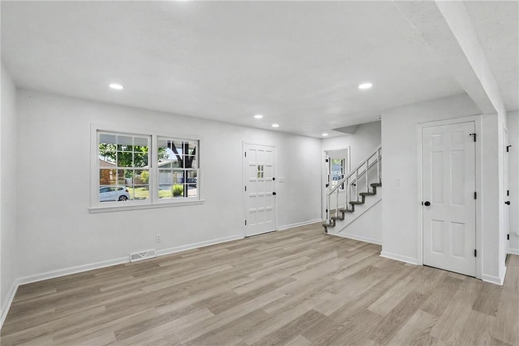 610 NE Magnolia Street — photo 4