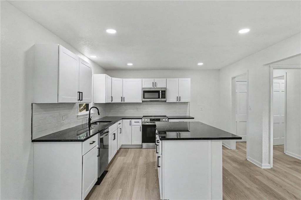 610 NE Magnolia Street — photo 8