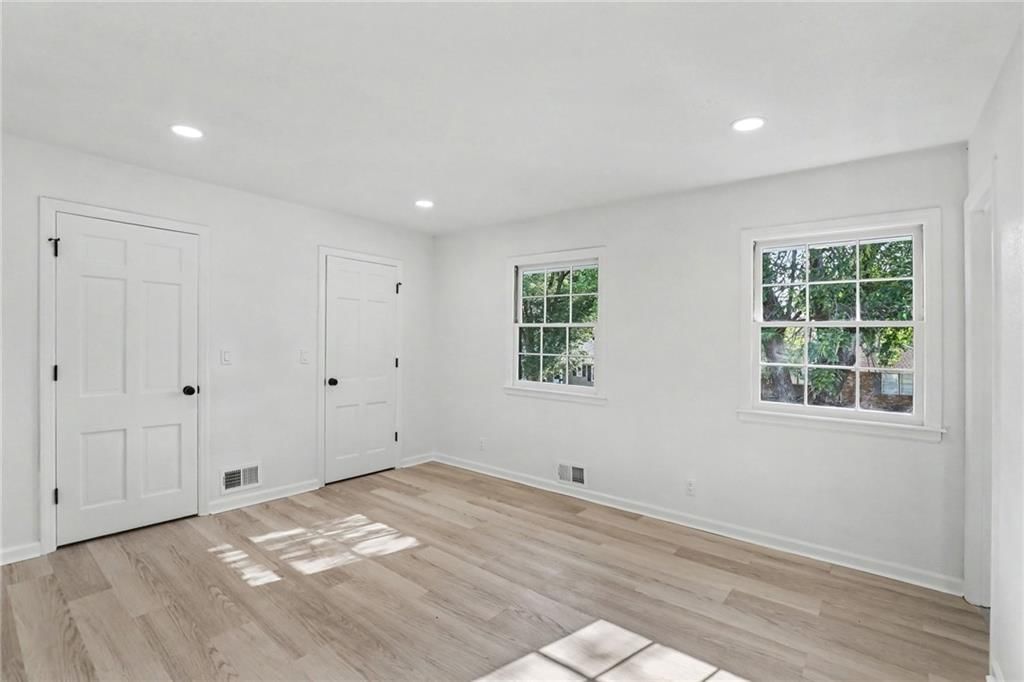 610 NE Magnolia Street — photo 17