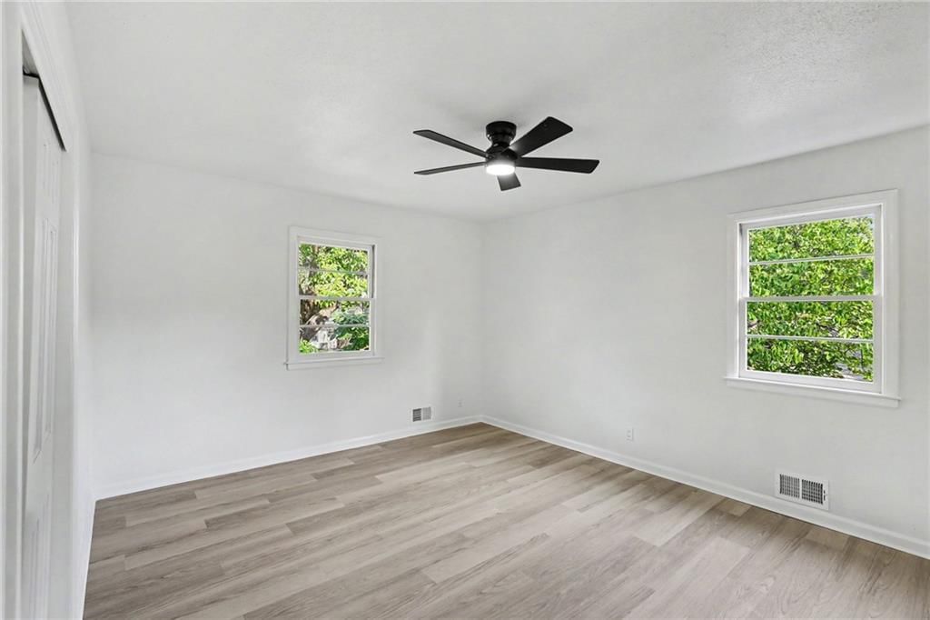 610 NE Magnolia Street — photo 19
