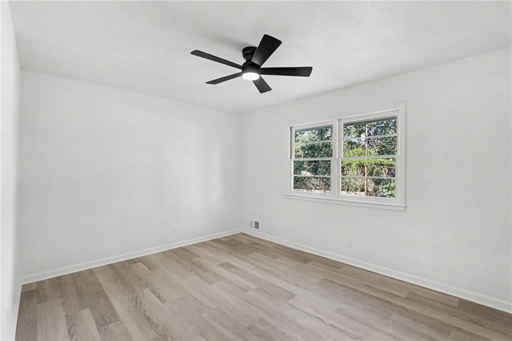 610 NE Magnolia Street — photo 22