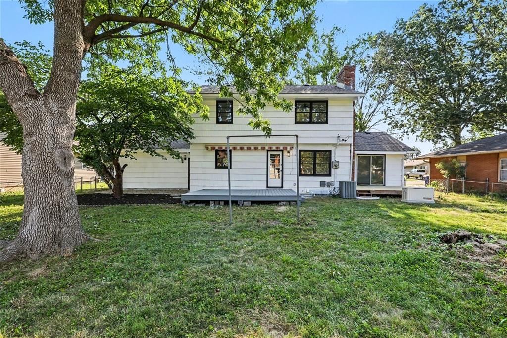 610 NE Magnolia Street — photo 23