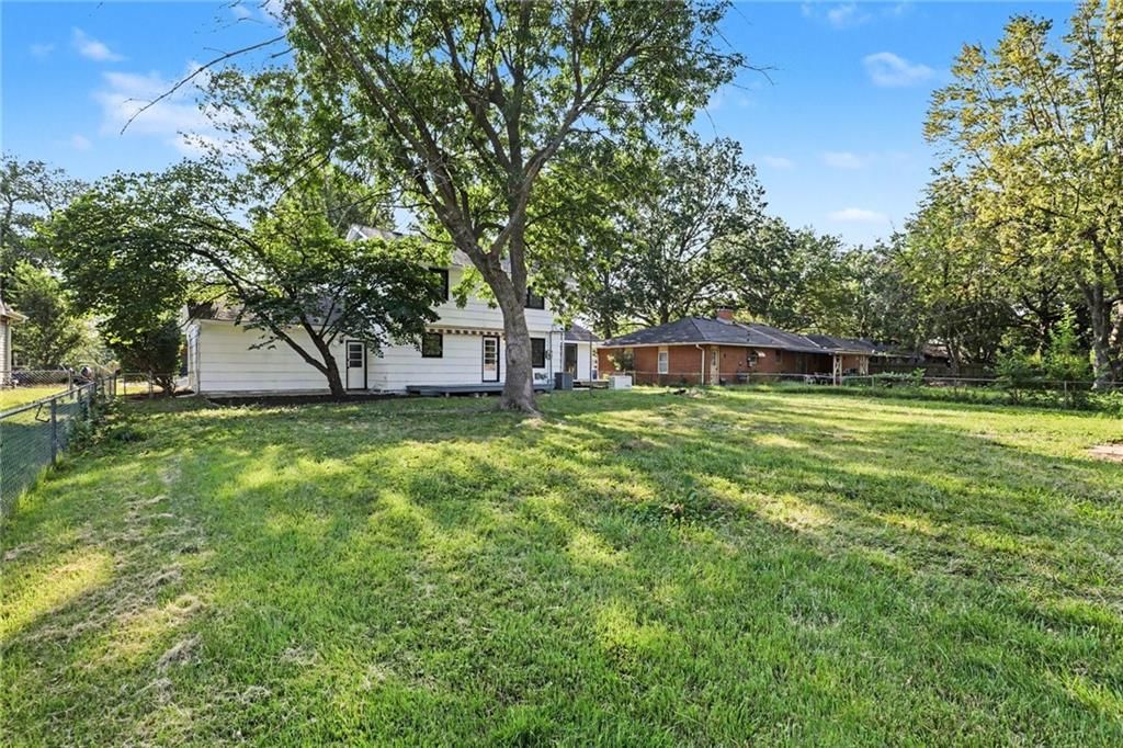 610 NE Magnolia Street — photo 25