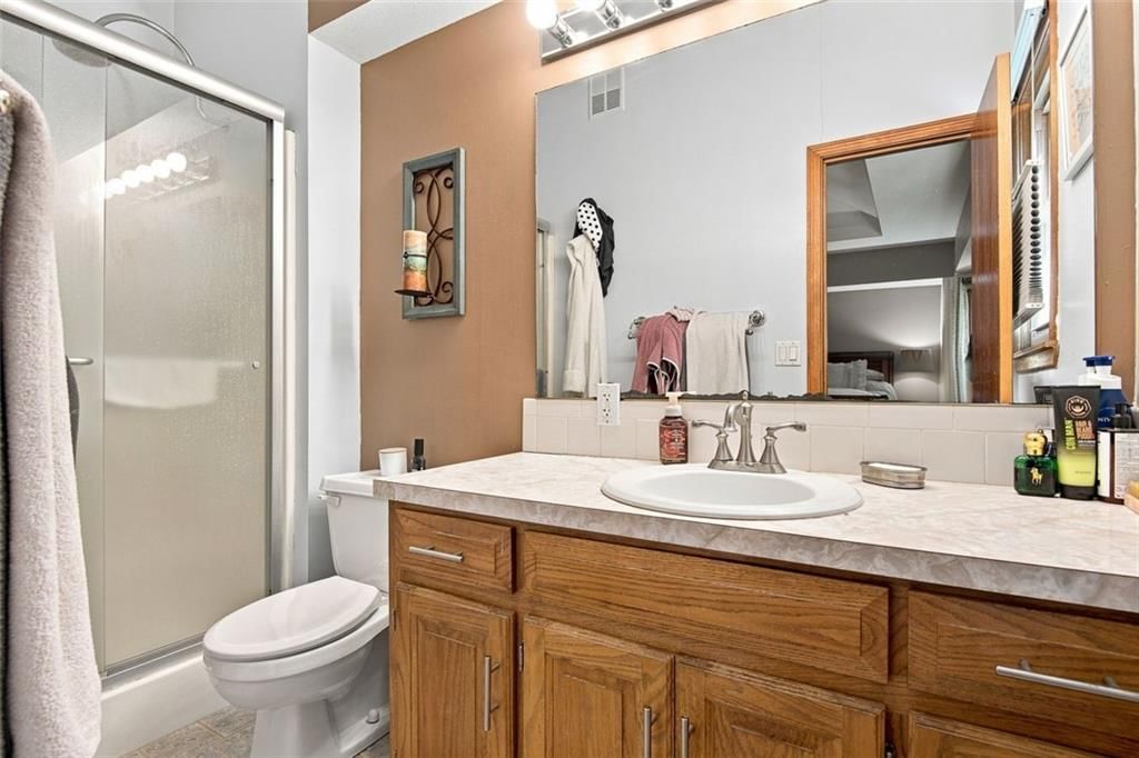 Photo 16 of 43 - 9801 NW 86th Street, Kansas City, MO 64153